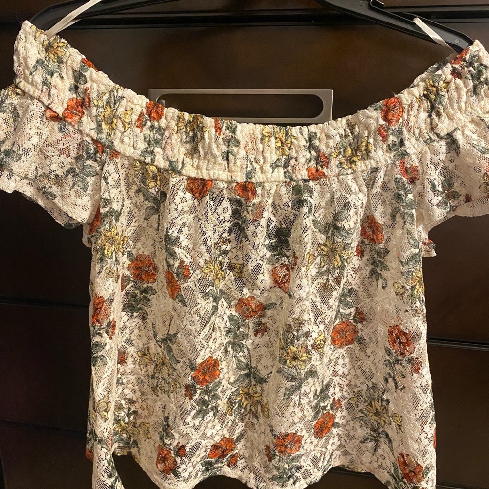Floral lace off the shoulder top -sz. Large